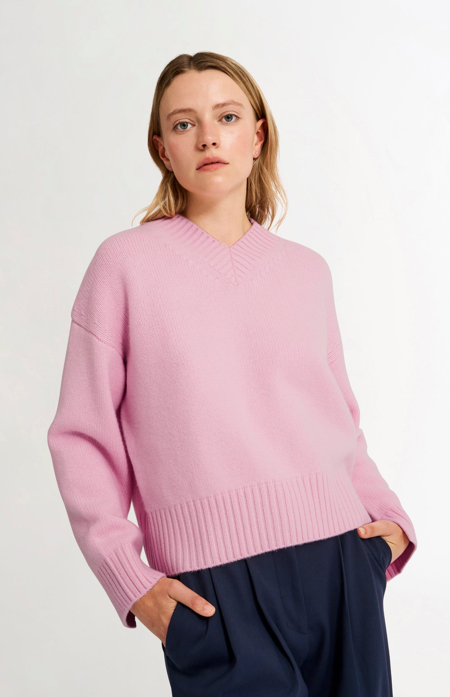 Womens V Neck Chunky Cashmere Jumper In Pink