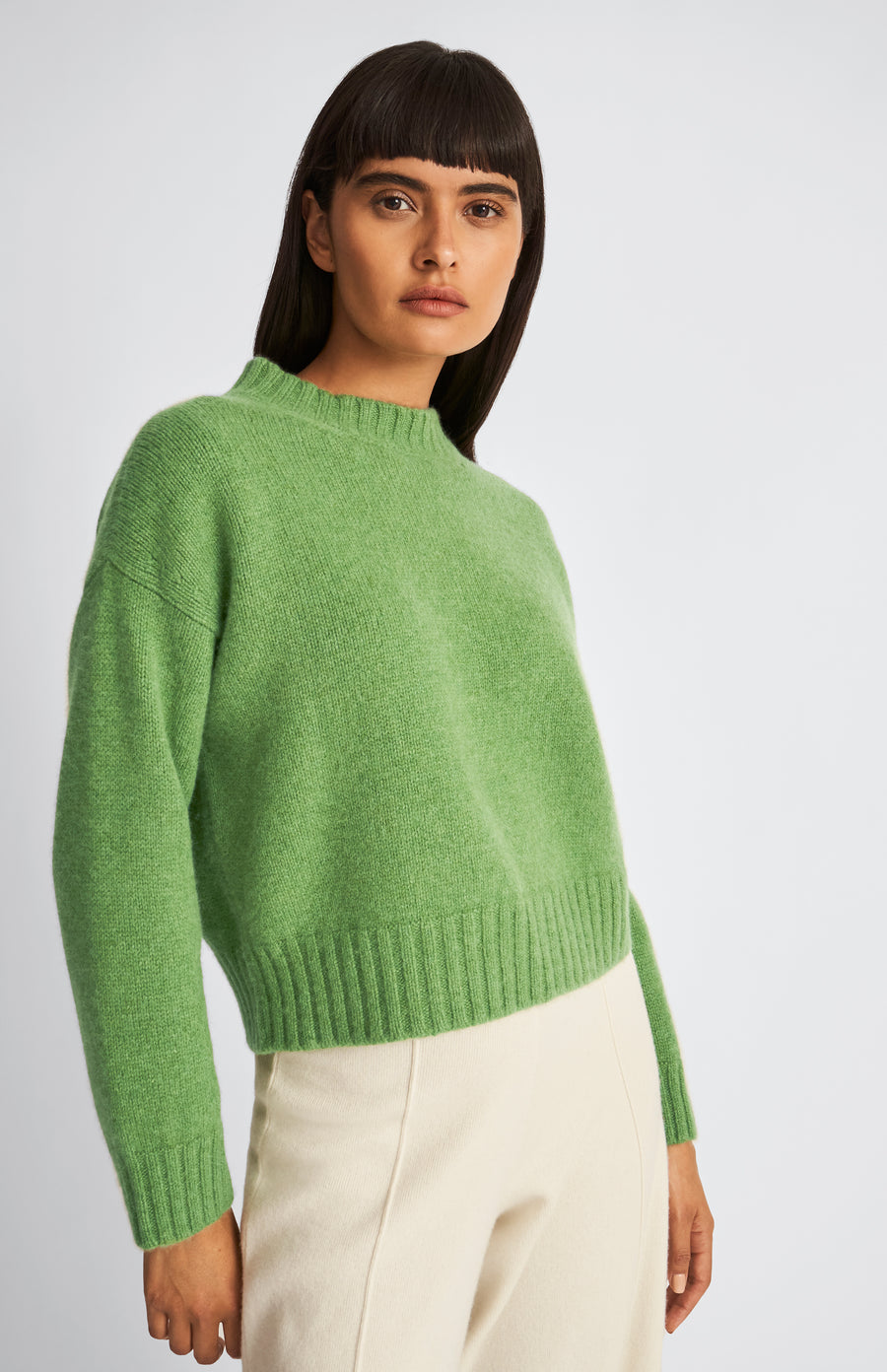 Pringle Women's Cropped Round Neck Cosy Cashmere Jumper In Wood Sage on model