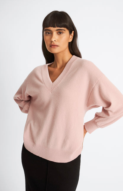 Pringle of Scotland Lightweight V Neck Cashmere Jumper In Dusty Pink on model