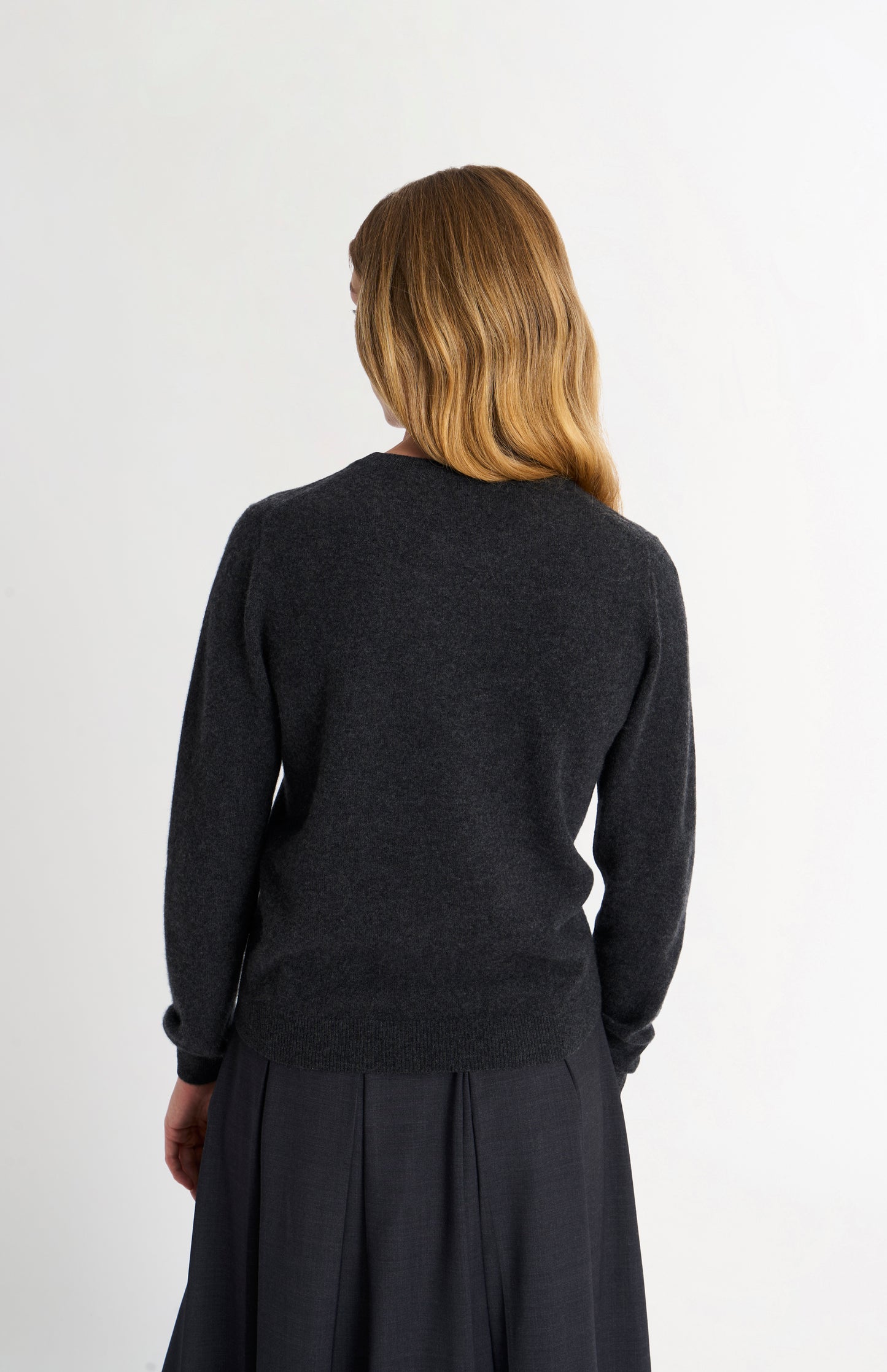 Women's Classic Crew Neck Cashmere Jumper In Charcoal Melange