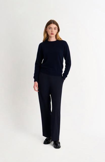 Women's Classic Crew Neck Cashmere Jumper In Navy