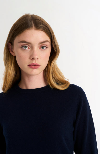 Women's Classic Crew Neck Cashmere Jumper In Navy