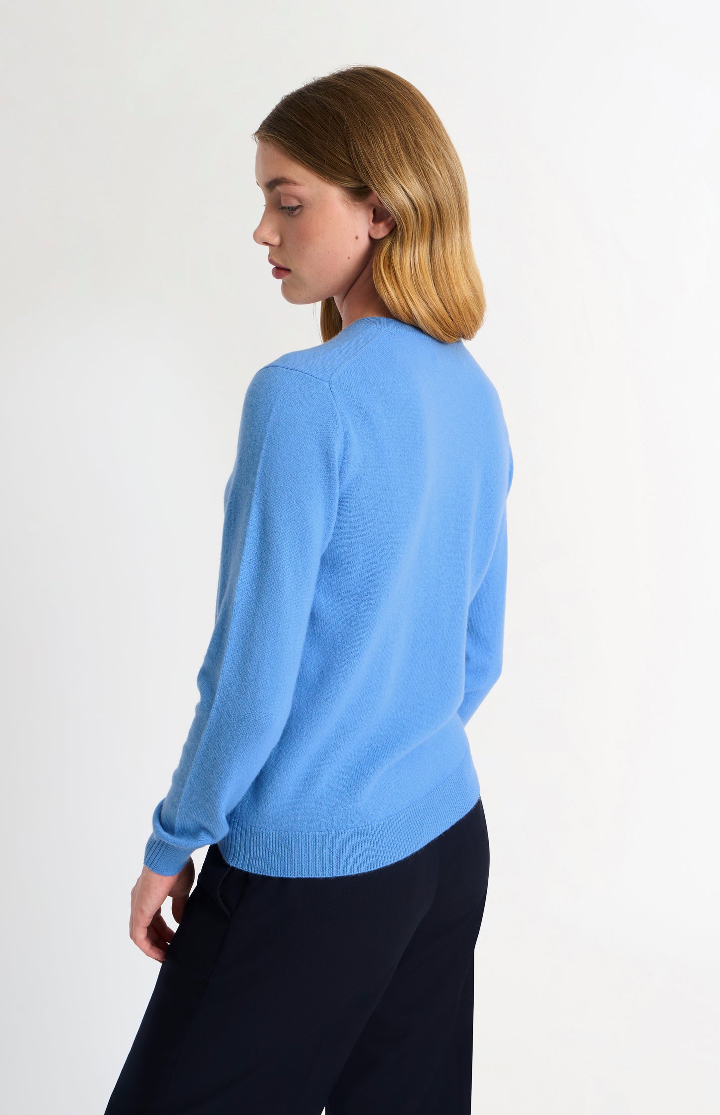 Women's Classic Crew Neck Cashmere Jumper In Blue