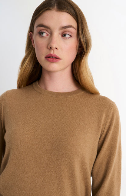 Women's Classic Crew Neck Cashmere Jumper In Camel
