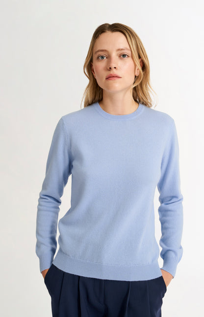 Pringle Women's Classic Round Neck Cashmere Jumper In Sky Blue on model