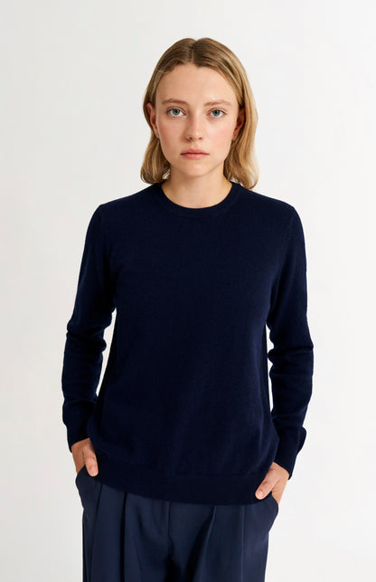 Pringle Women's Classic Round Neck Cashmere Jumper In Navy Melange on model