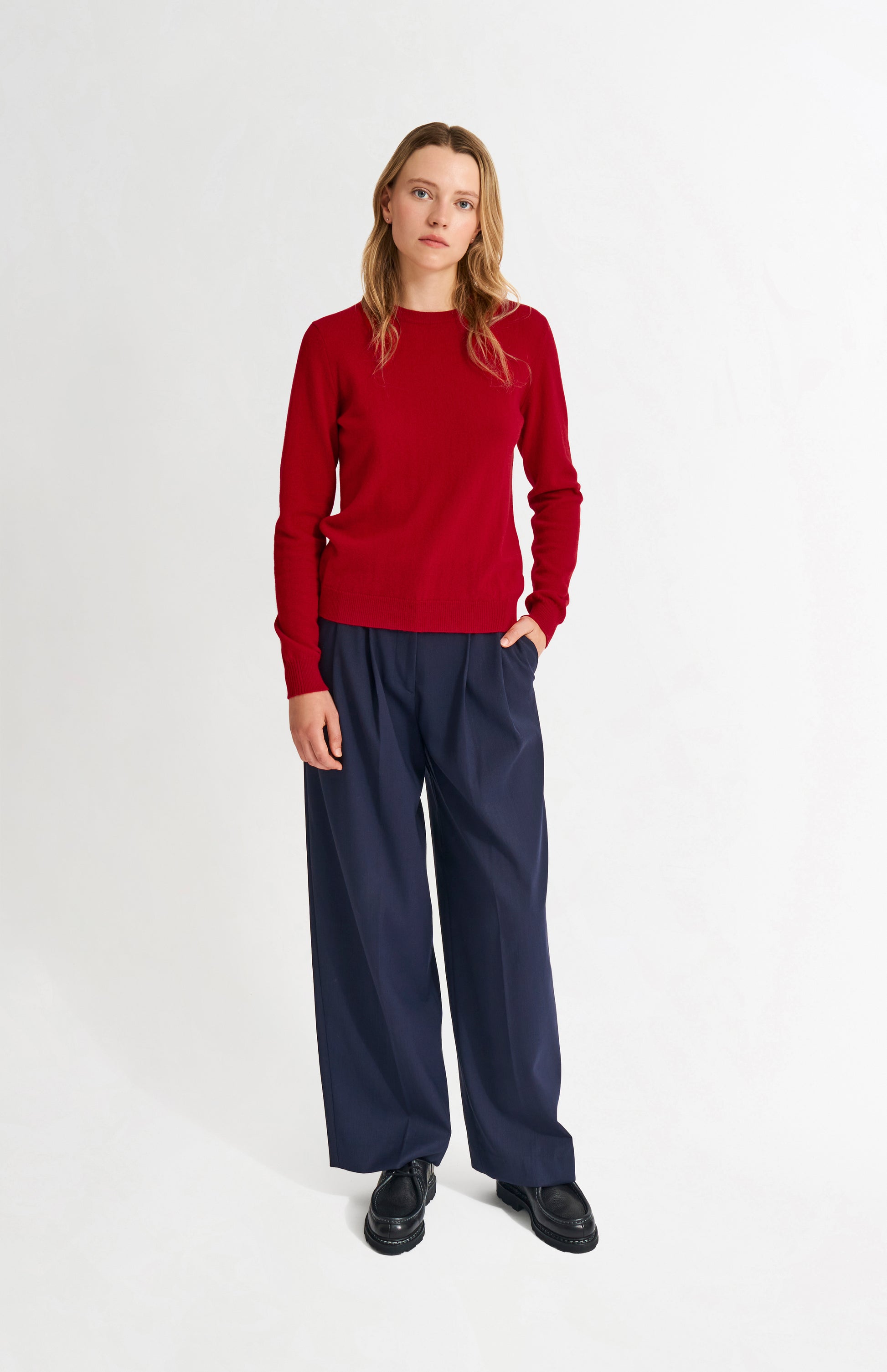 Pringle Women's Classic Round Neck Cashmere Jumper In Scarlet on model full length