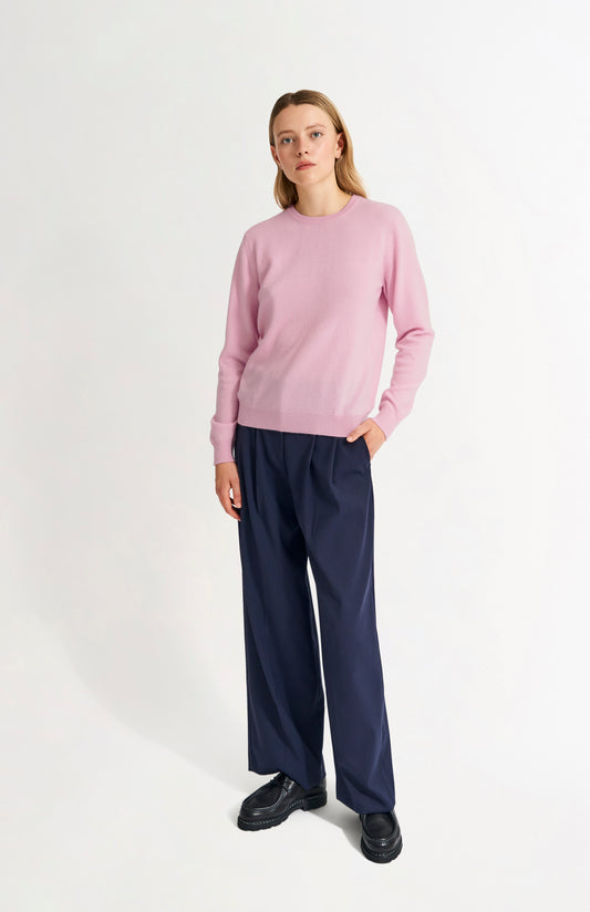 Pringle of Scotland Women's Classic Round Neck Cashmere Jumper In Pink on model full length