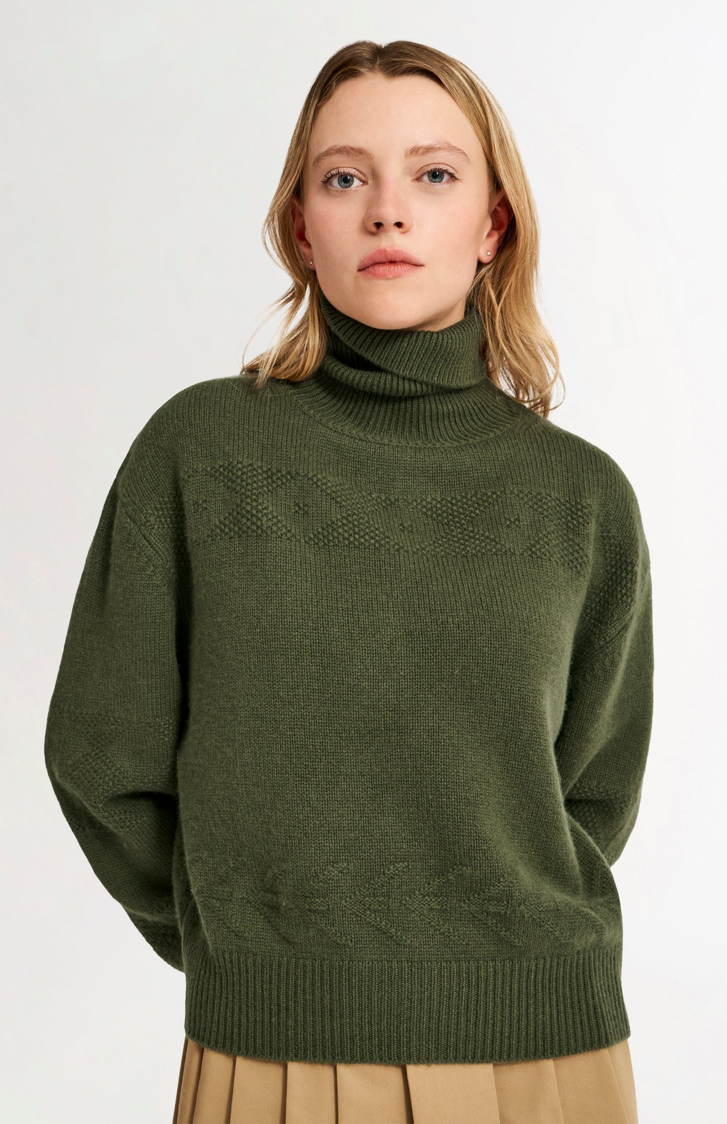 Pringle of Scotland Women's Roll Neck Cashmere Jumper In Evergreen on model