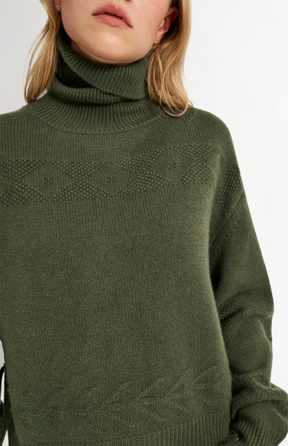 Pringle of Scotland Women's Roll Neck Cashmere Jumper In Evergreen neck detail