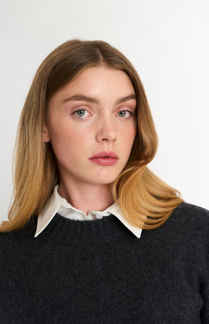 Women's Crew Neck Chunky Cashmere Jumper In Charcoal Mealnge