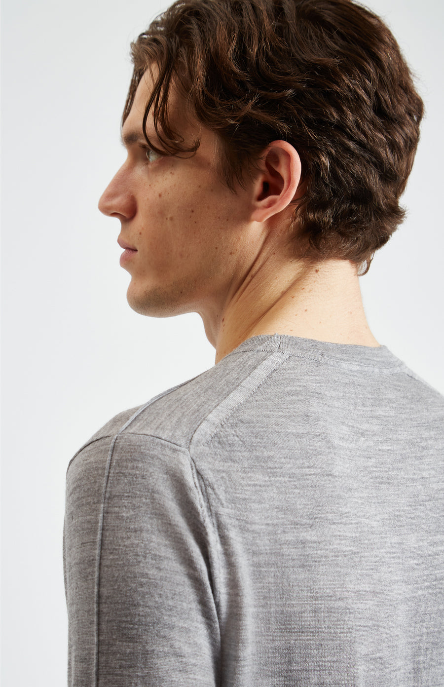 Men's Light Grey Round Neck Merino Jumper shoulder detail - Pringle of Scotland