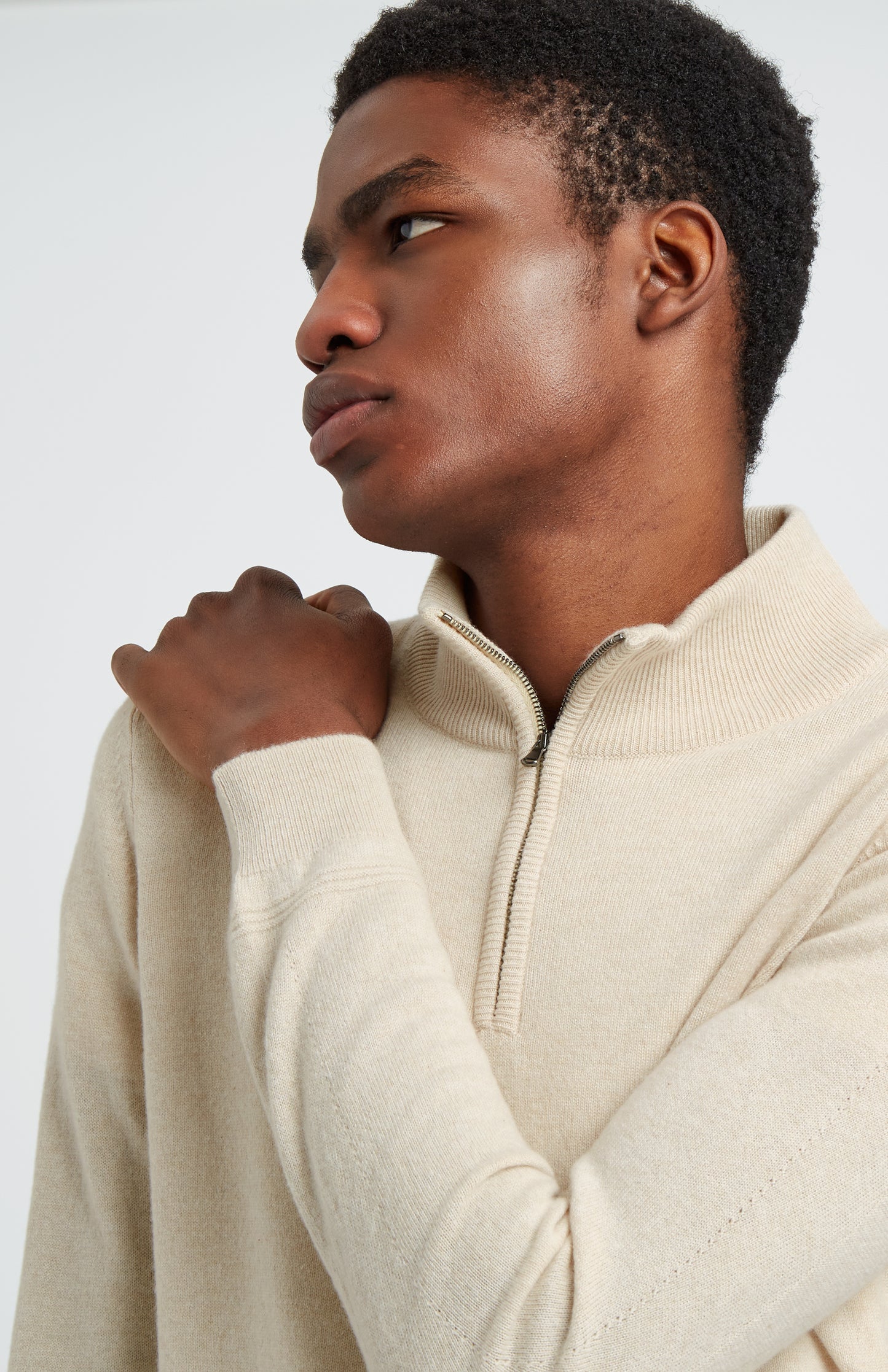 Pringle of Scotland Men's Zip Neck Cashmere Jumper In Light Natural showing zip neck detail