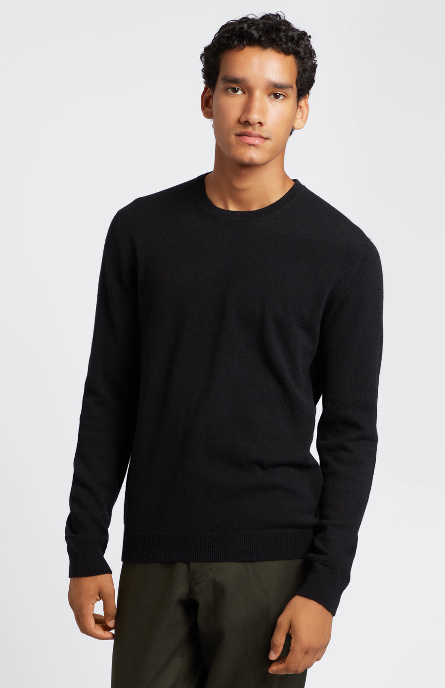 Men's Scottish Cashmere Round Neck Jumper In Black - Pringle of Scotland