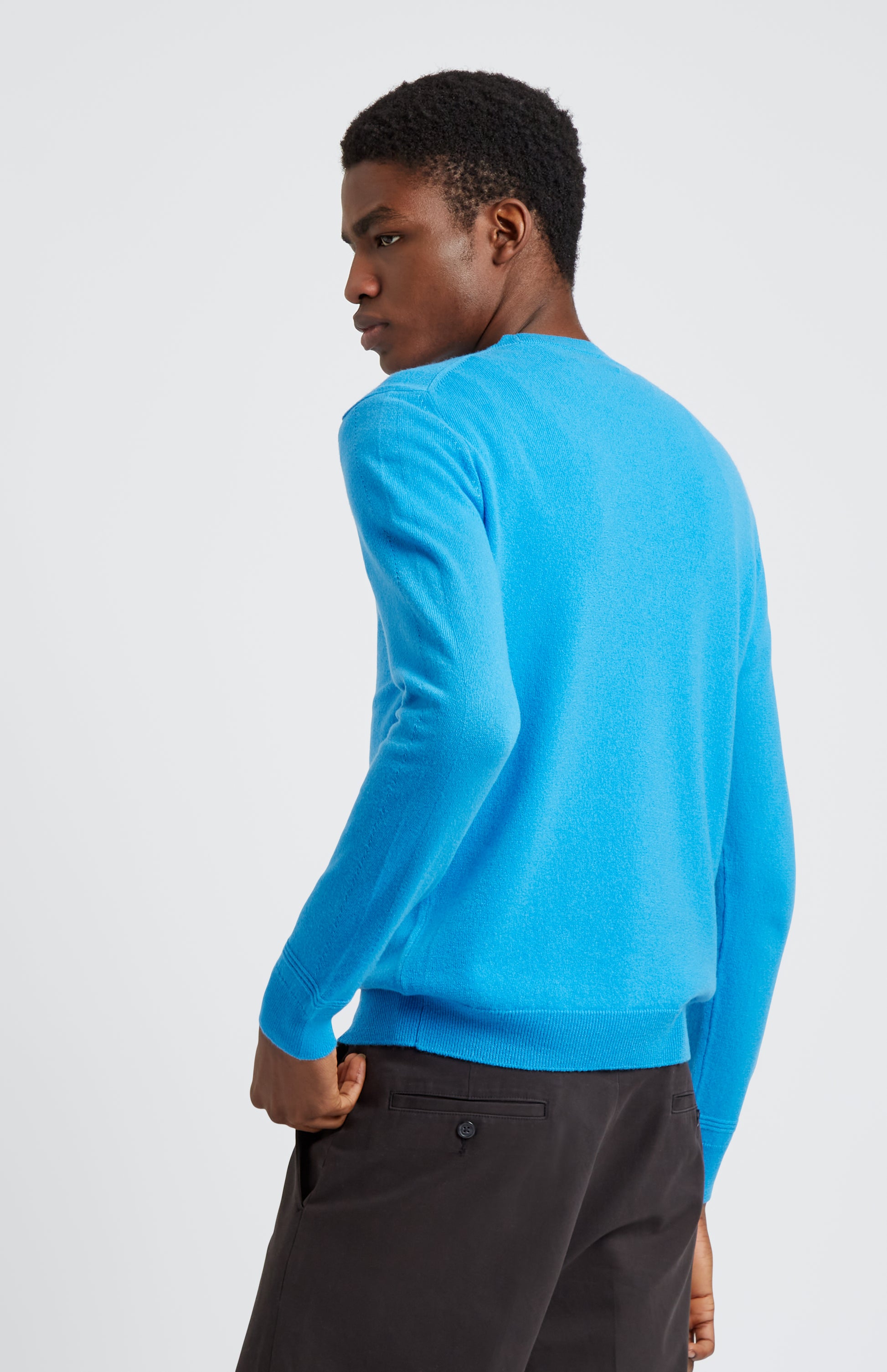 Pringle of Scotland Men's Round Neck Cashmere Jumper In Azure Blue rear view