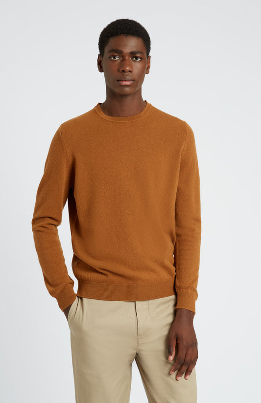 Men's Round Neck Cashmere Jumper In Vicuna on model - Pringle of Scotland