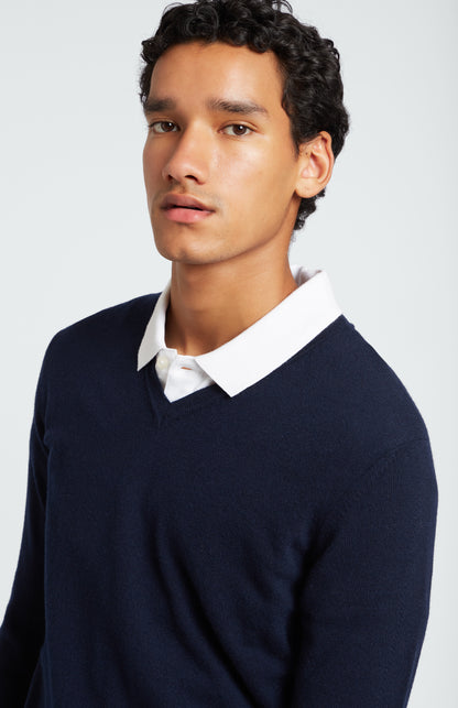 Men's Navy V Neck Cashmere Jumper Details - Pringle of Scotland