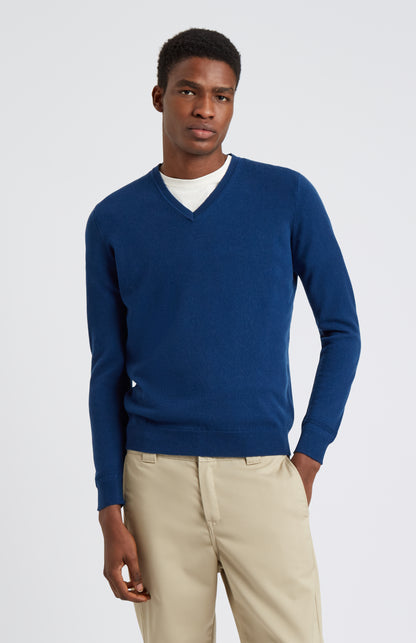 Pringle of Scotland Men's Classic V Neck Cashmere Jumper In Atlantic on model