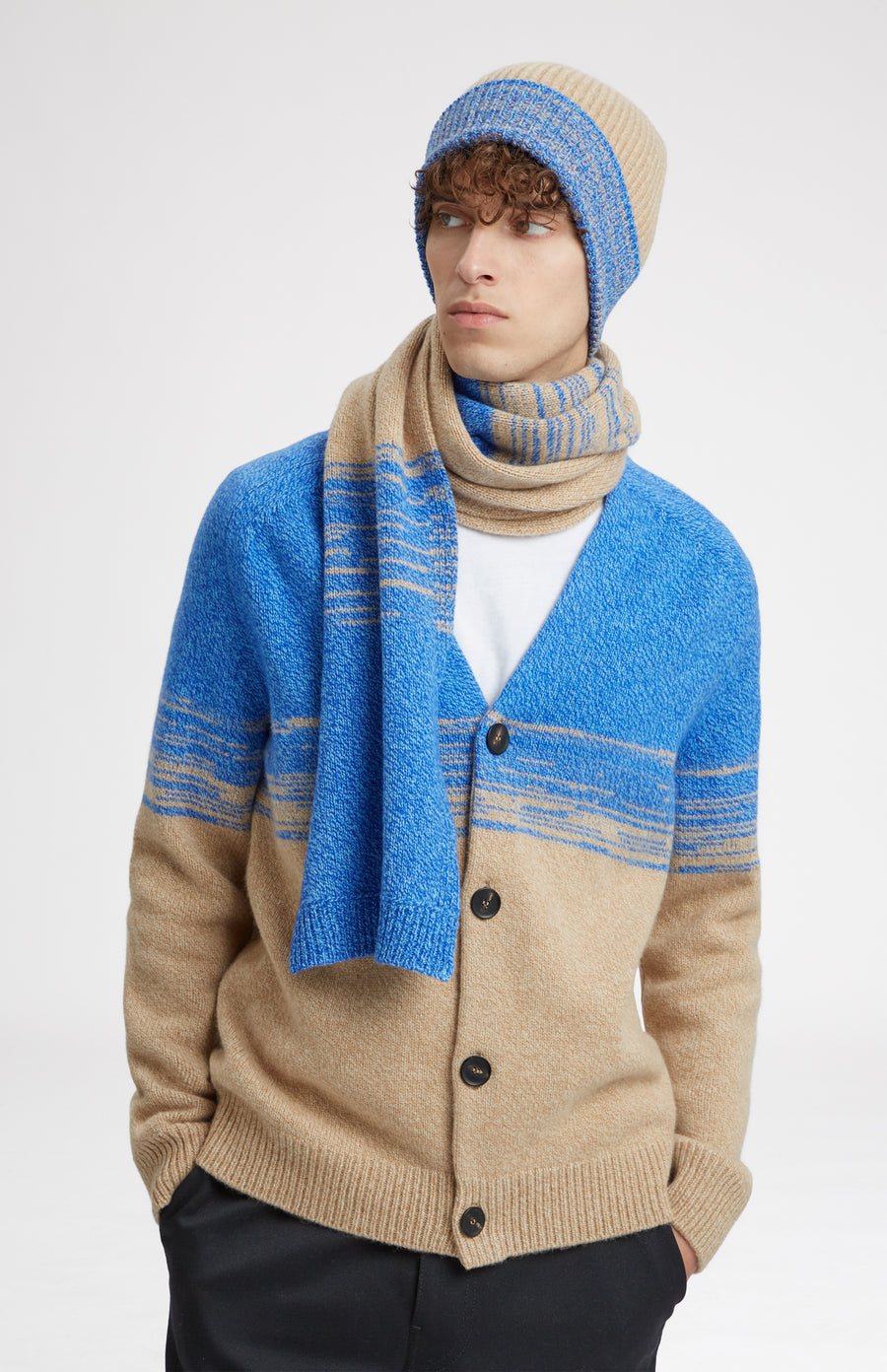 Men's Lambswool Beanie With A Mouline Degrade Effect In Cobalt And Camel