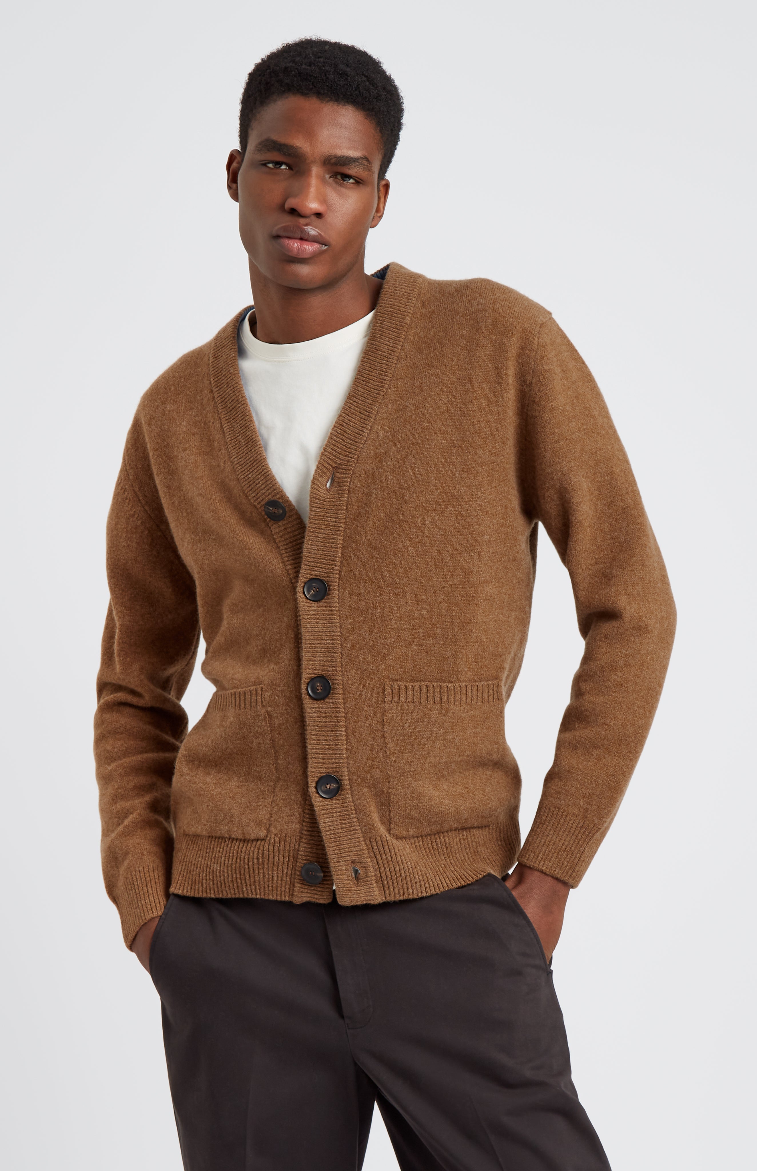 Men's Lambswool V Neck Cardigan In Sandstorm / Azure