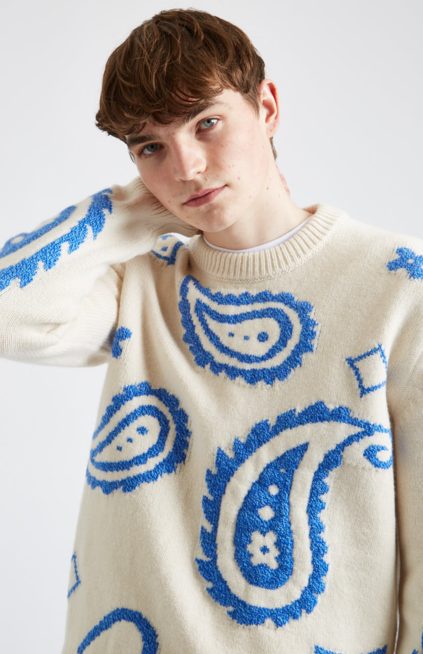 Paisley Lambswool Jumper in Chalk & Cobalt showing paisley detail - Pringle of Scotland