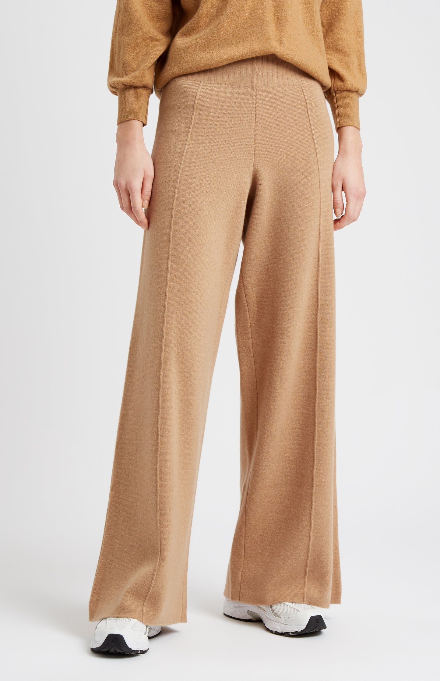 Knitted Wide Leg Cashmere Blend Trousers In Sand