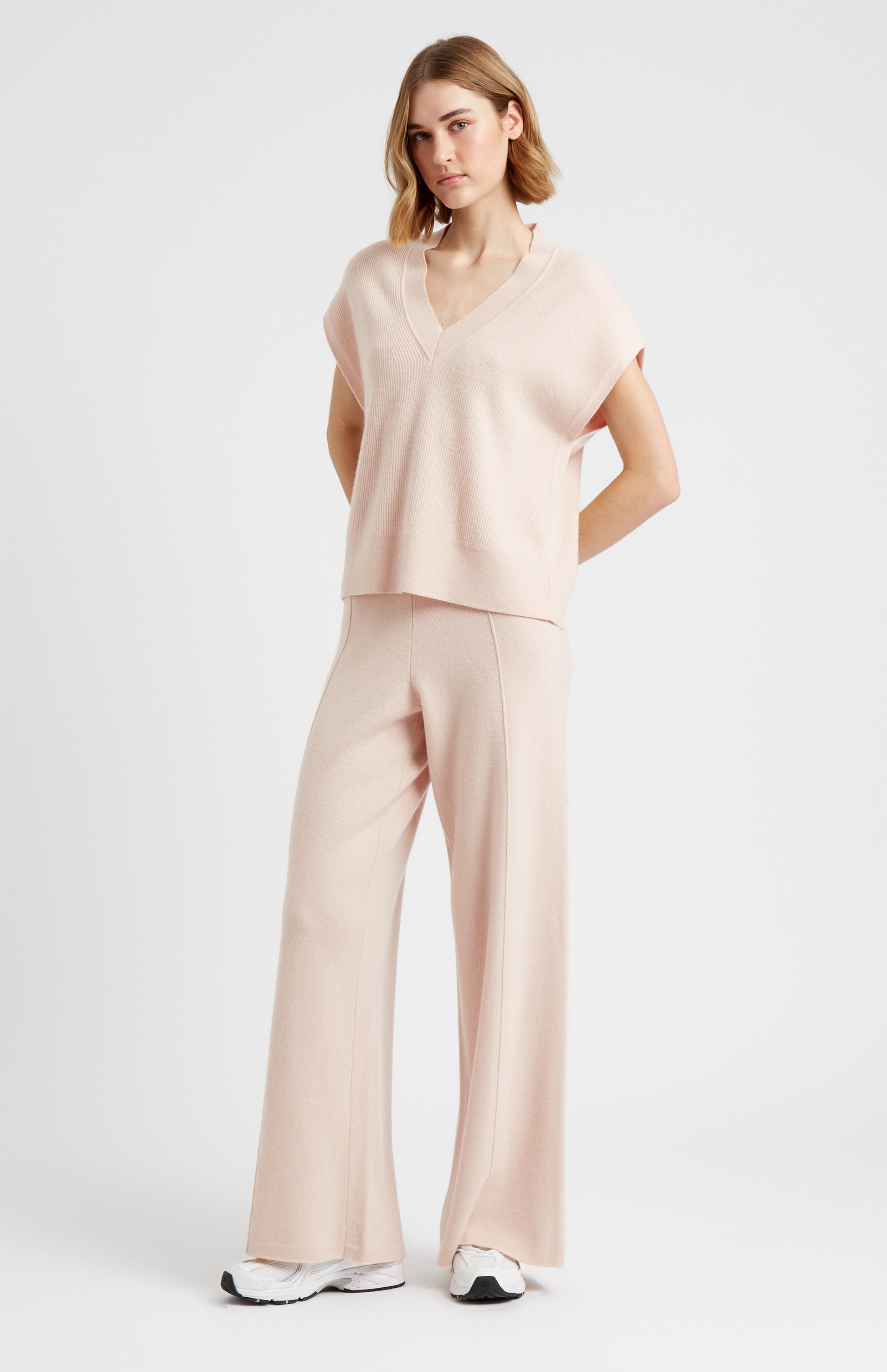 Pringle of Scotland Women's Cashmere Blend Trousers In Pink Champagne with matching wide leg trouser