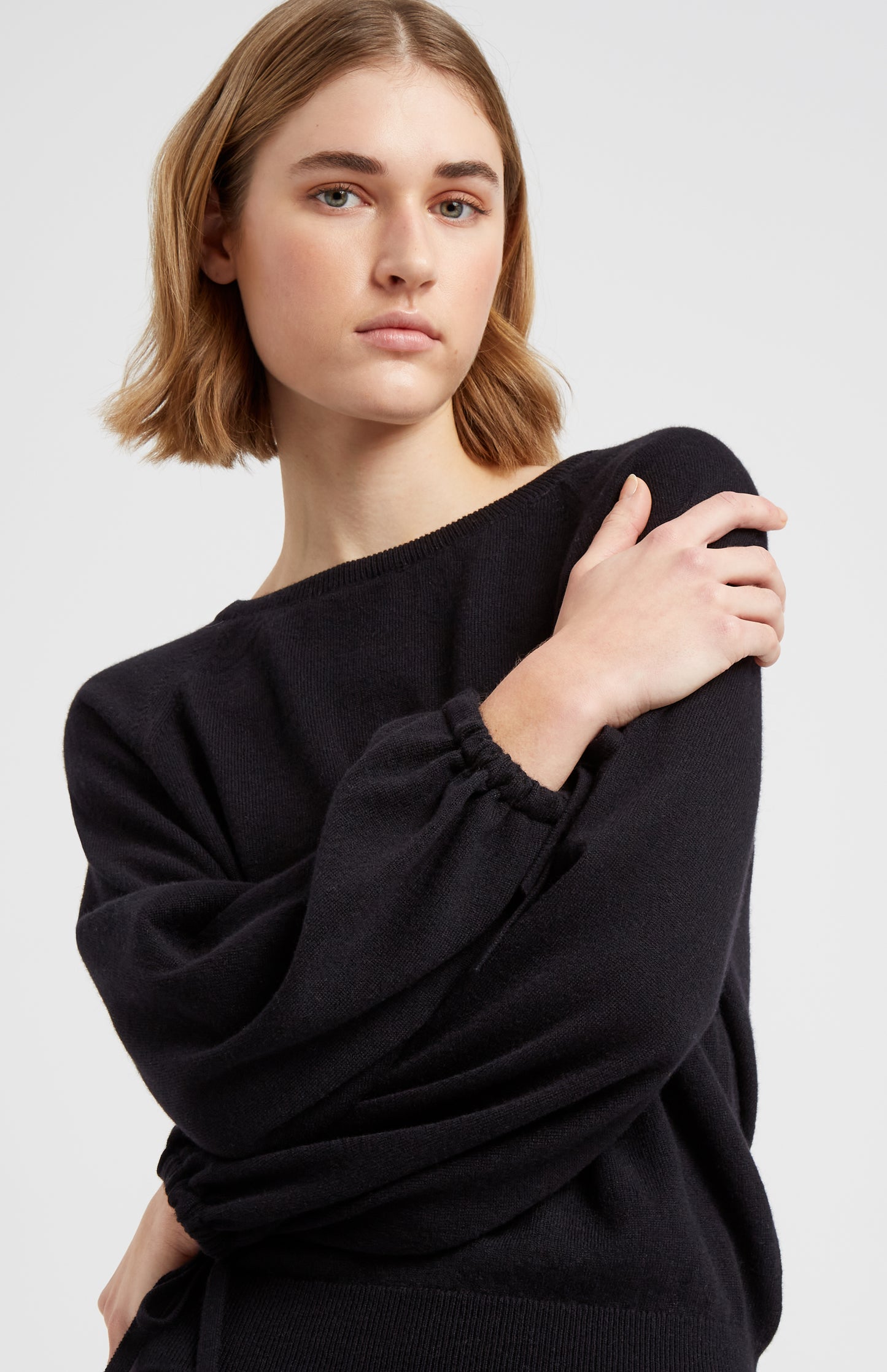 Pringle of Scotland Lightweight Round Neck Cashmere Jumper In Black