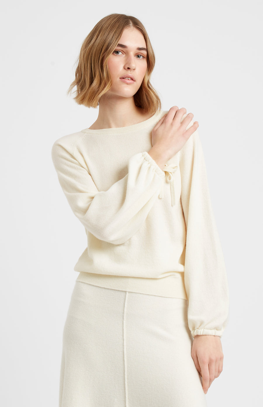 Pringle of Scotland Lightweight Round Neck Cashmere Jumper in Off White on model