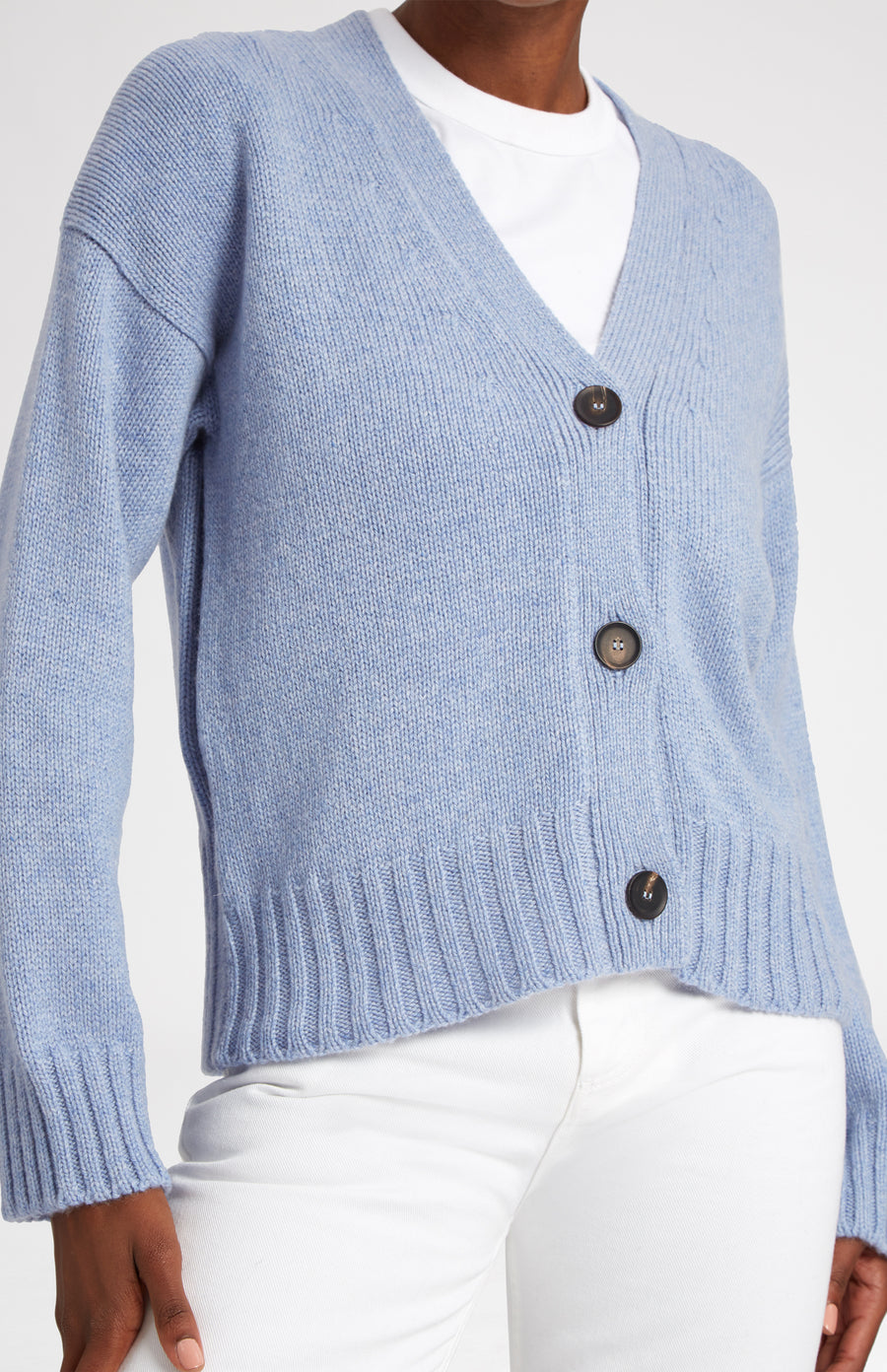 Women's Cropped Cosy Cashmere Cardigan In Sky button detail - Pringle of Scotland