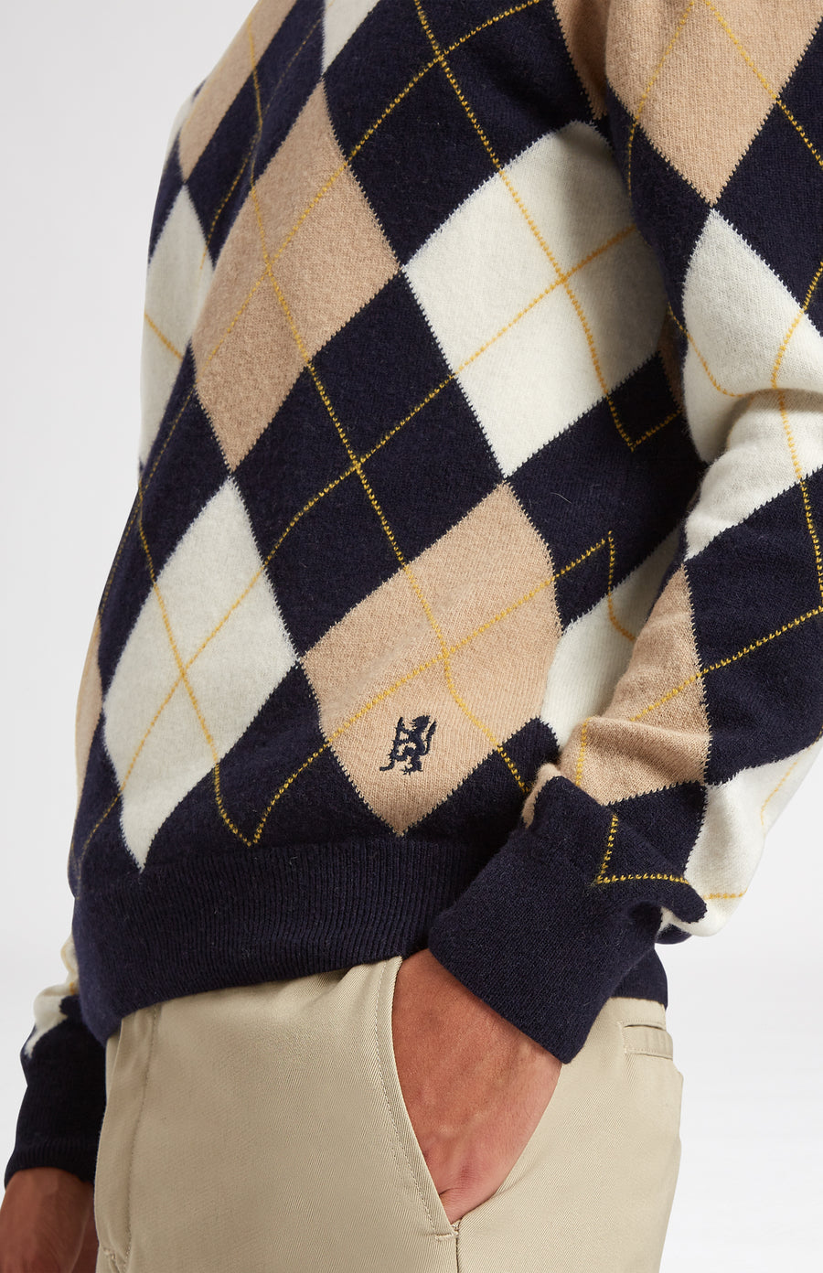 Heritage argyle golf jumper in Navy and Camel embroidery detail - Pringle of Scotland 