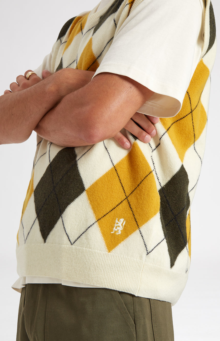 Unisex heritage argyle golf sleeveless jumper in Ivory & Mustard embroidery - Pringle of Scotland