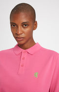 Cotton Heritage Golf Polo Shirt In Heather Pink on woman neck detail - Pringle of Scotland