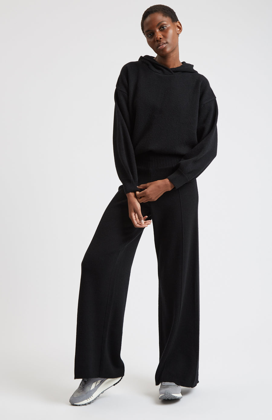 Knitted Wide Leg Cashmere Blend Trousers In Black