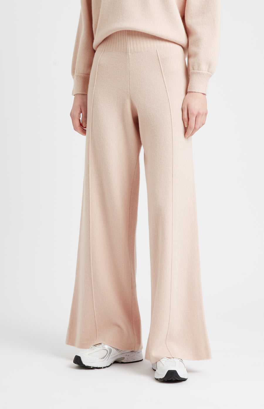 Pringle of Scotland Women's Cashmere Blend Trousers In Pink Champagne on model