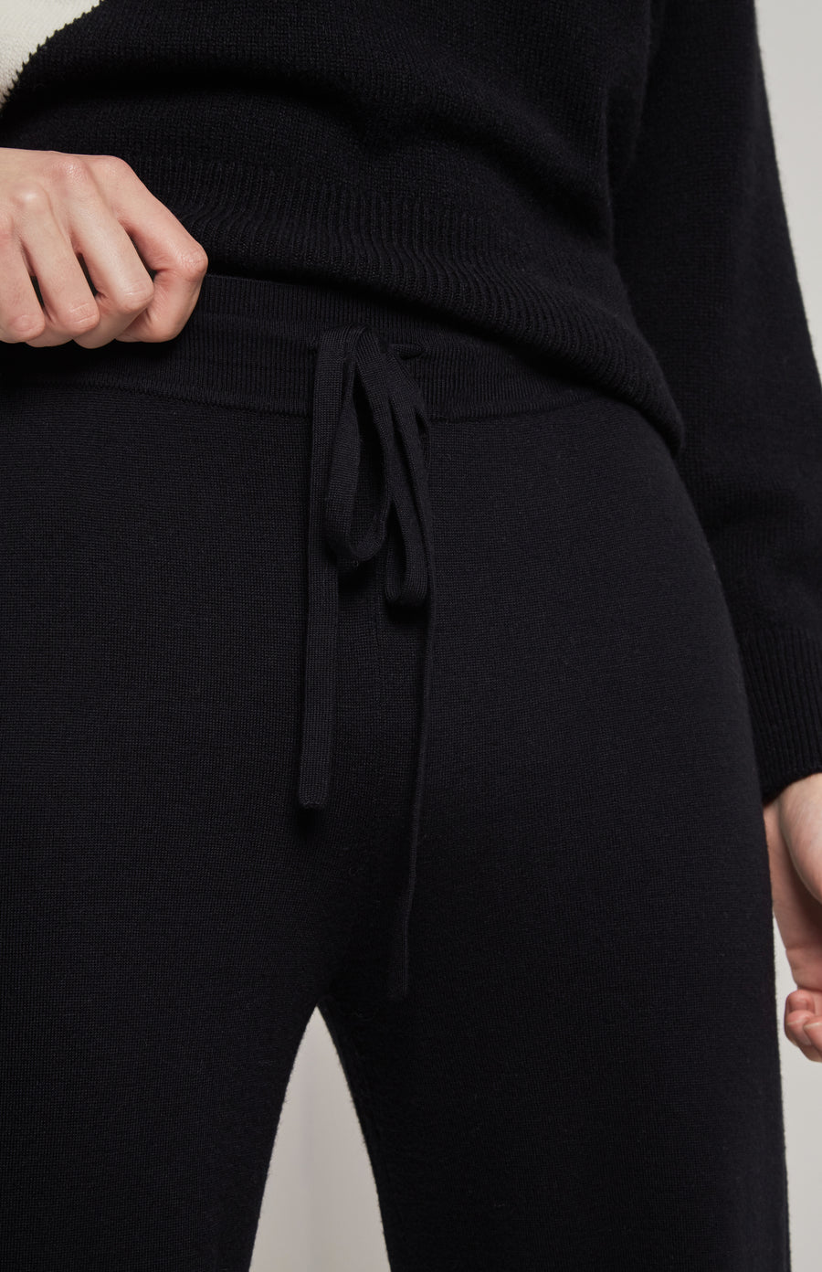 Women's Drawstring Merino Trousers In Black waist detail - Pringle of Scotland