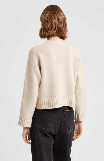 V Neck Chunky Cashmere Jumper In Light Natural